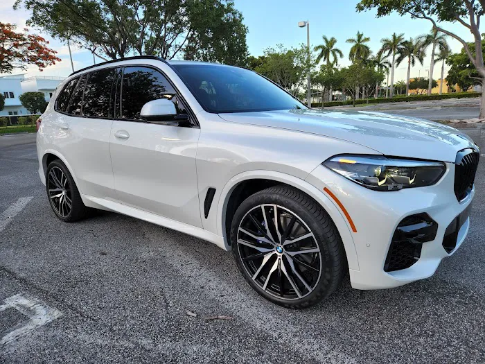 Supreme Rent A Car Picture 3