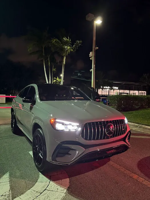Veloce Lux Miami Picture 1