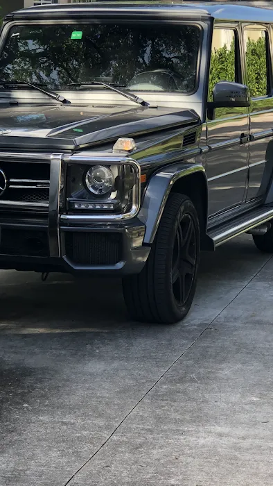 JM Lux Cars Picture 3