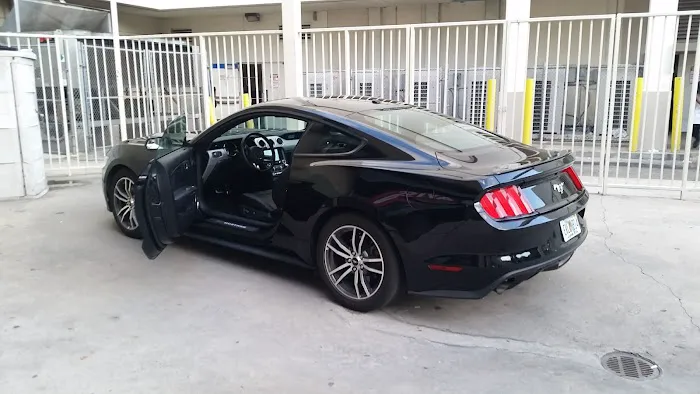 Avis Car Rental Picture 7