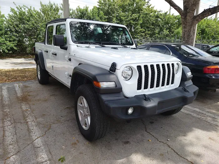 Avis Car Rental Picture 3