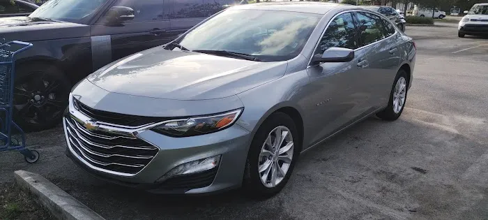 Avis Car Rental Picture 4