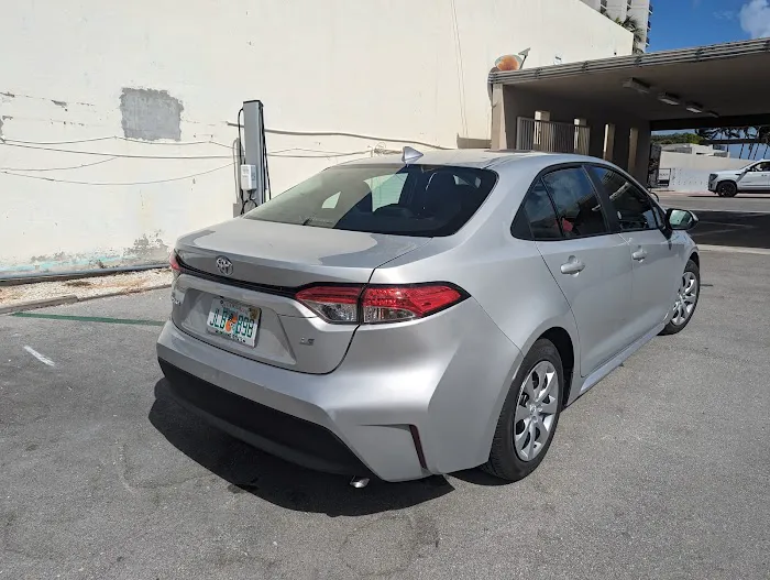 Avis Car Rental Picture 3