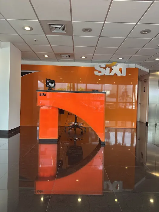 SIXT Rent a Car Miami Beach Collins Ave. Picture 3