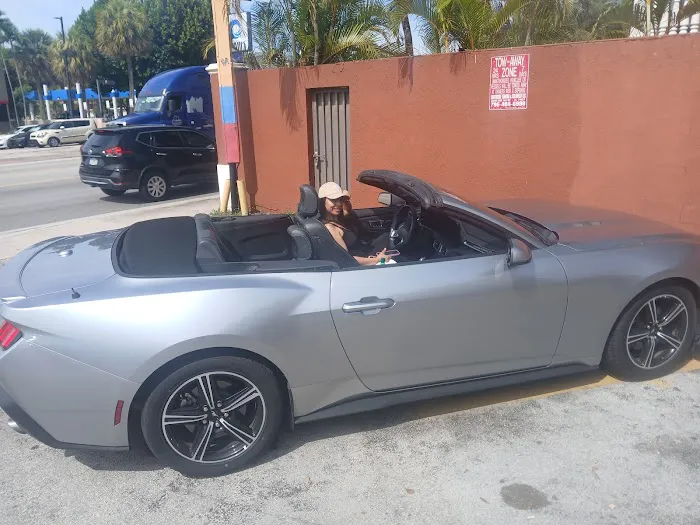 SIXT Rent a Car Miami Beach Collins Ave. Picture 4