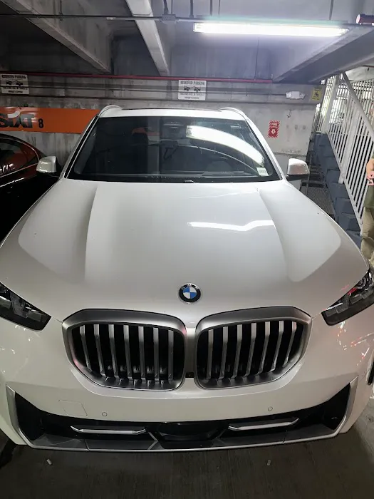 SIXT Rent a Car Miami Beach Collins Ave. Picture 10