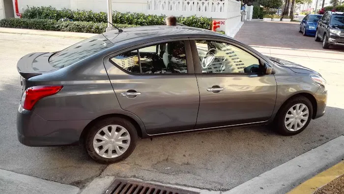 Hertz Car Rental - Miami Beach - Collins Avenue Picture 1