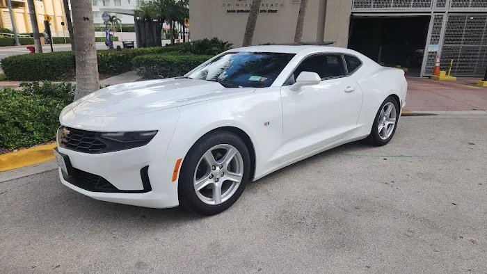 Hertz Car Rental - Miami Beach - Collins Avenue Picture 7