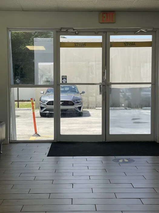 Hertz Car Rental - Miami - South Dixie Highway Picture 6