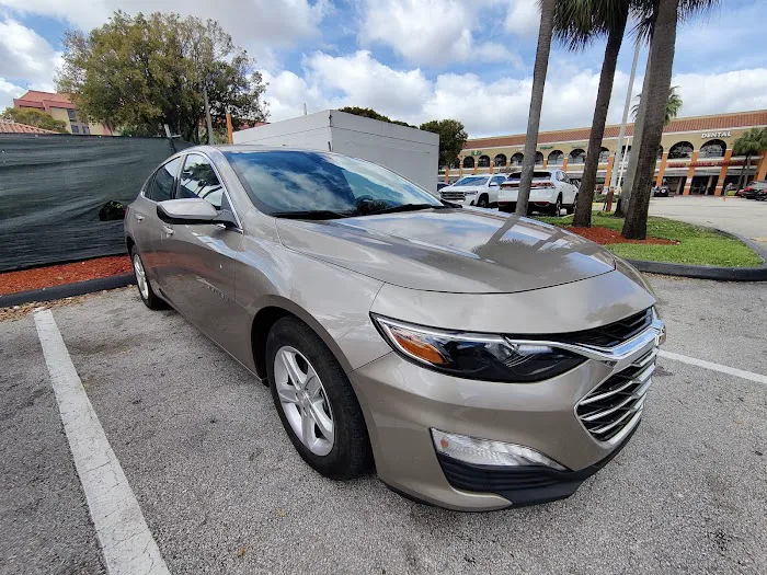 Hertz Car Rental - Miami - Northwest 36 Street Picture 4