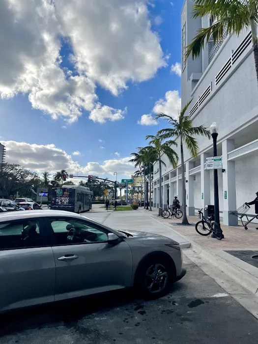 Hertz Car Rental - Hollywood - Pembroke Road Picture 5