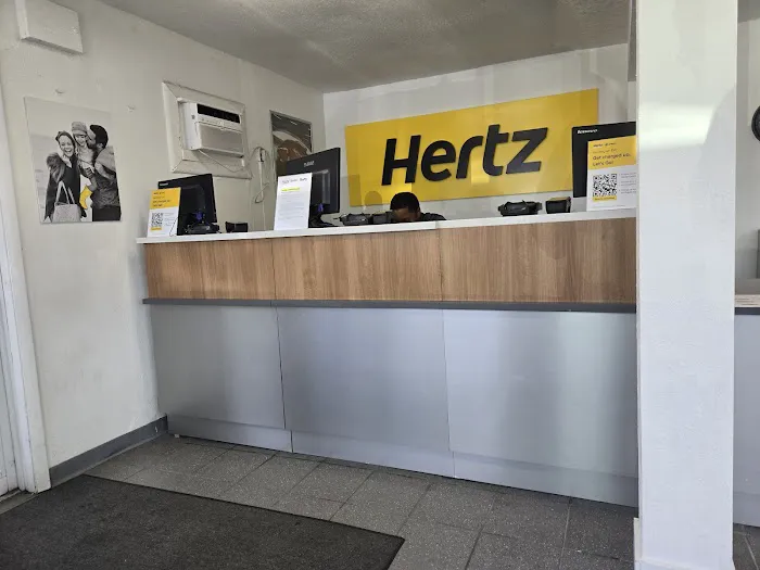 Hertz Car Rental - Hollywood - Pembroke Road Picture 4