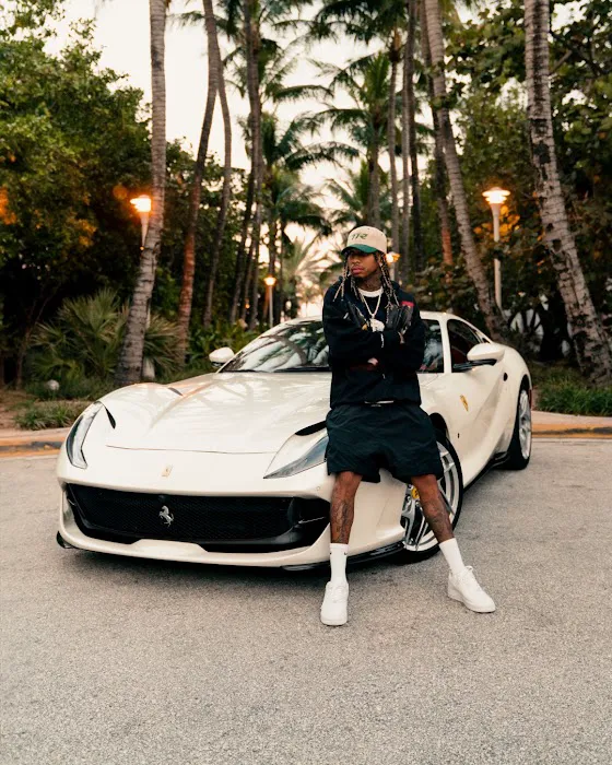 mph club | Exotic Car Rental South Beach Picture 2