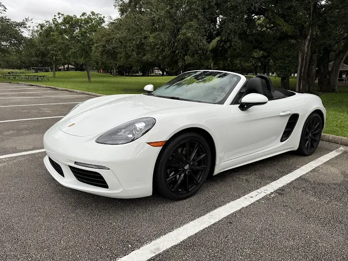 G.M.Luxe Car Rental - FLL / Hollywood Location Picture 5