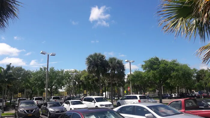 Hertz Car Rental - Pembroke Pines - Pines East Hle Picture 4