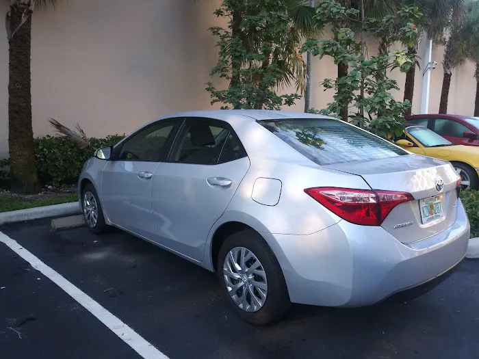 Super Nice Rent a Car | Alquiler de Carros En Fort Lauderdale Picture 5
