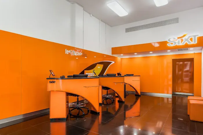 SIXT Rent a Car Miami Beach Lincoln Road Picture 2