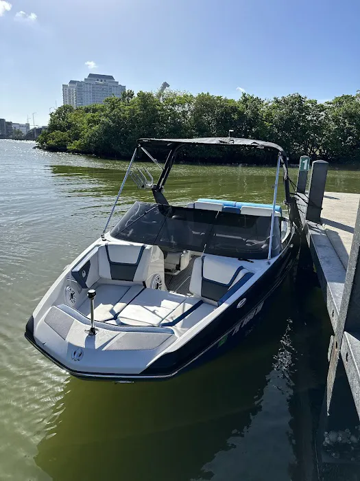 FVR Florida Rental Vehicle Picture 8