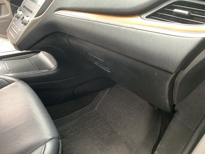 Avis Car Rental Picture 7