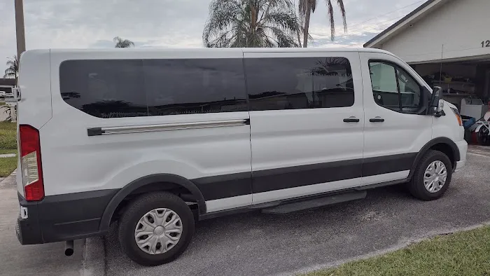Avis Car Rental Picture 1
