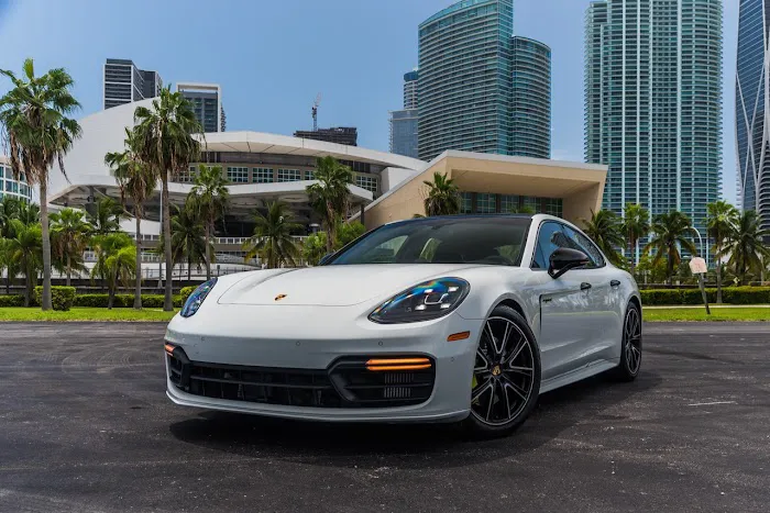 Dream Auto Rental Picture 1
