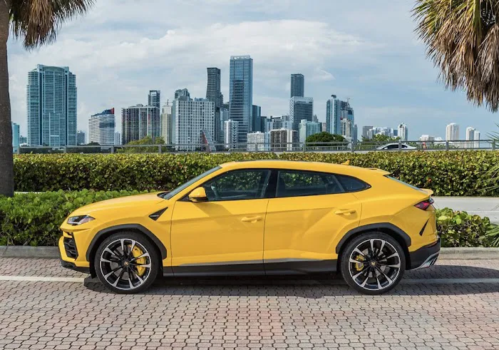 Rent & Paradise Exotic & Luxury Car Rental Picture 2