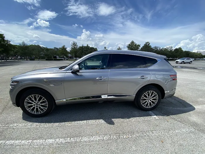 Avis Car Rental Picture 2