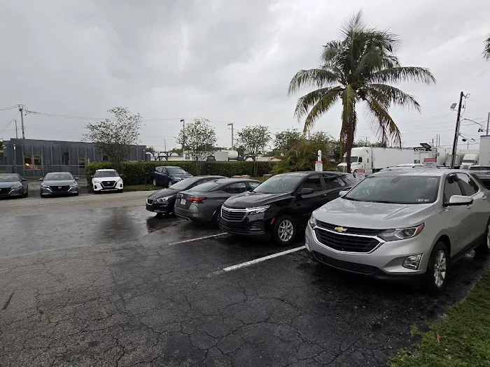 Escale Rent-a-Car Picture 8