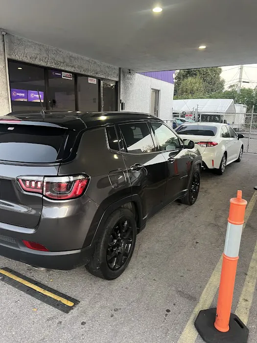CARWIZ US - Fort Lauderdale Airport Picture 3