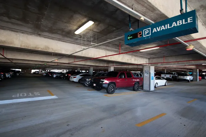 Avis Car Rental Picture 1