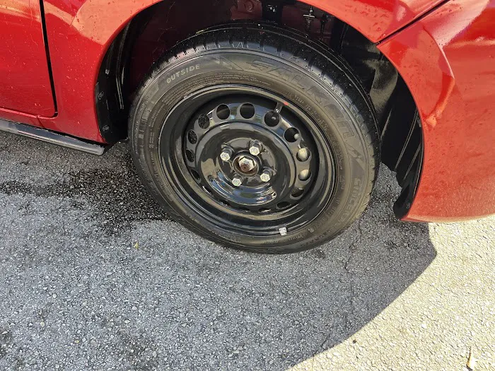 Priceless Car Rental Picture 4