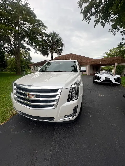 Upscale Motors LLC Picture 3