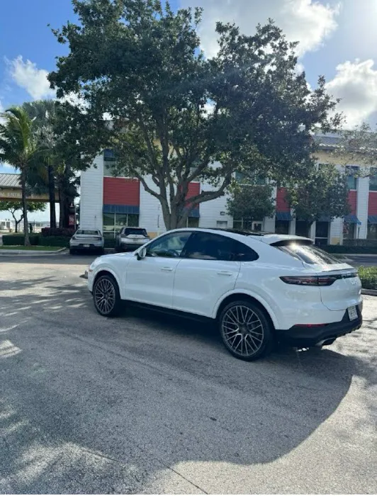 RealCar: Premium & Luxury Car Rental Fort Lauderdale FXE Picture 3