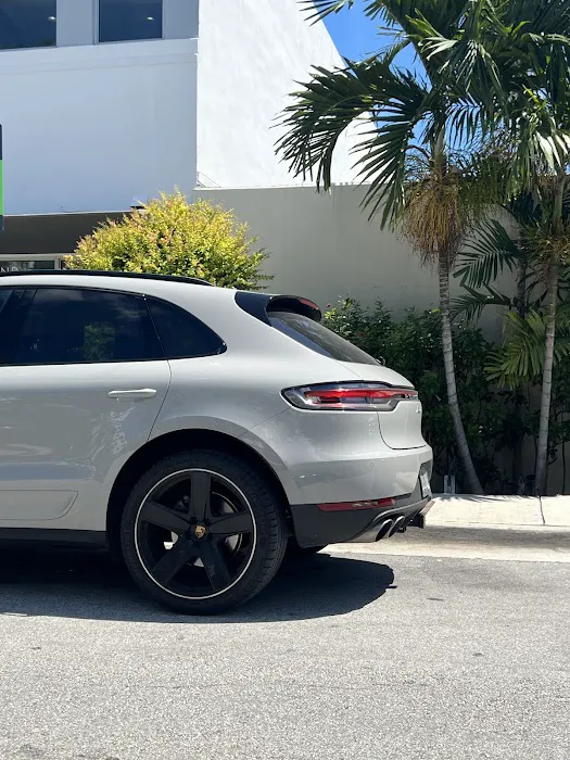 RealCar: Premium & Luxury Car Rental Fort Lauderdale FXE Picture 6