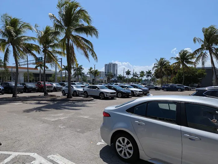 Hertz Car Rental - Fort Lauderdale - E Sunrise Boulevard Picture 8