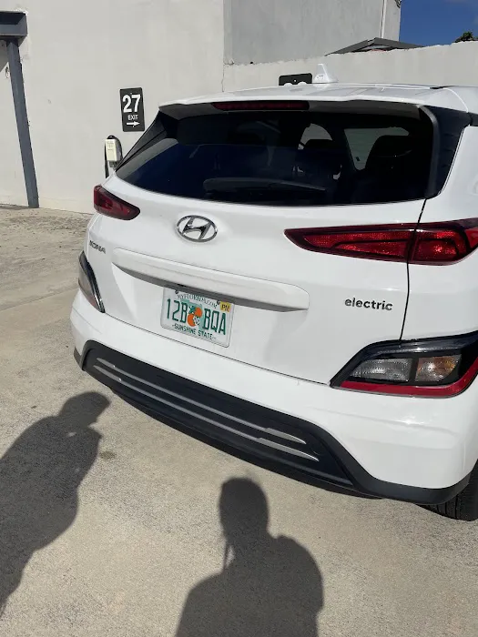 Avis Car Rental Picture 4