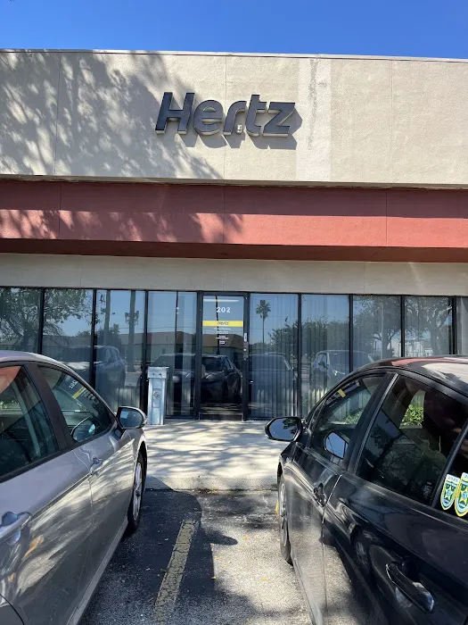Hertz Car Rental - Fort Lauderdale - Powerline Road Picture 3