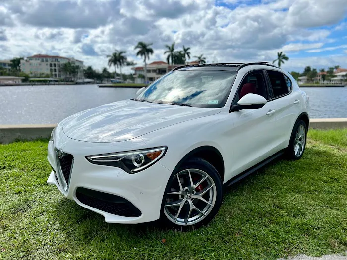 Royalties Luxury Car Rental Picture 3