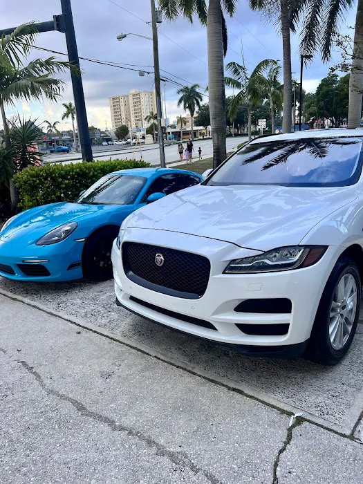 Royalties Luxury Car Rental Picture 2