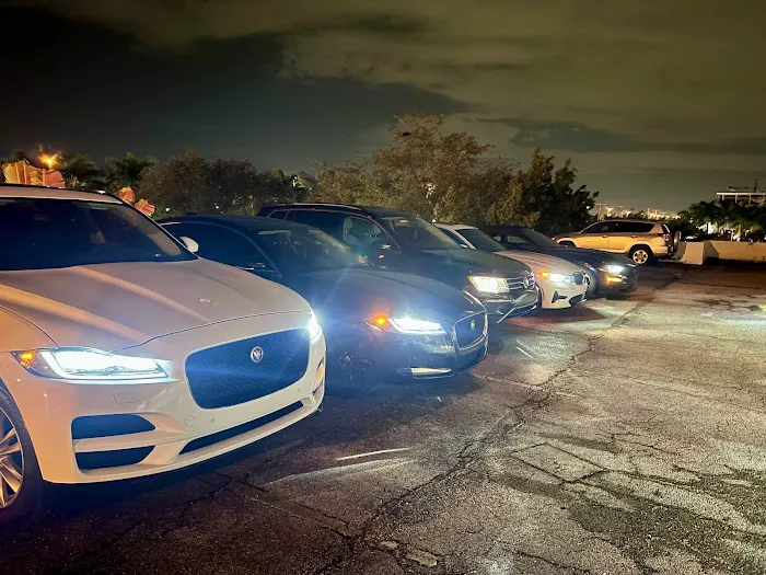 Royalties Luxury Car Rental Picture 9