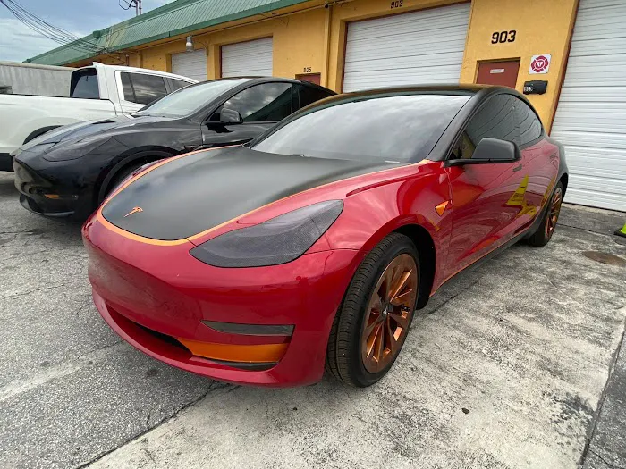 Pimienton (Tesla Rentals) Picture 2