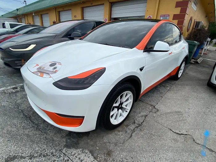 Pimienton (Tesla Rentals) Picture 4