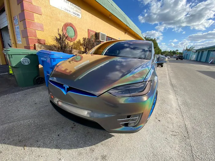 Pimienton (Tesla Rentals) Picture 6