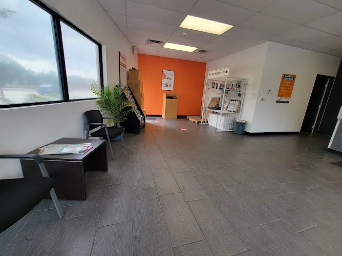 Avis Car Rental Picture 4