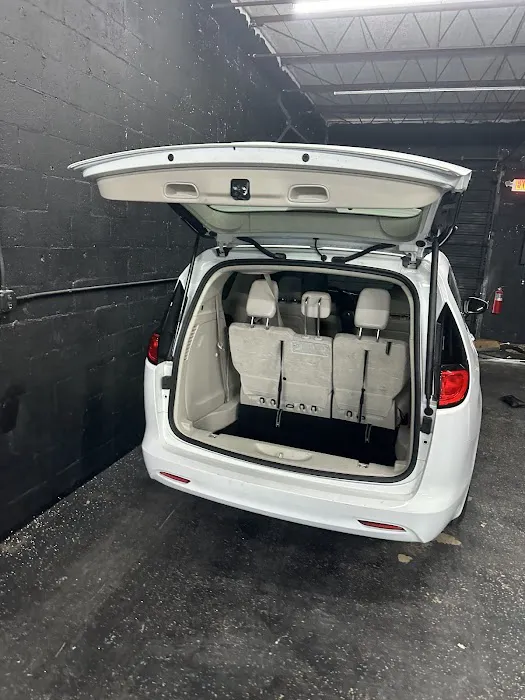 Pompano Rent-A-Car Picture 1