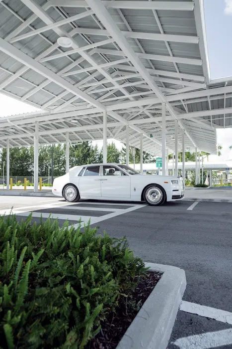 mph club | Exotic Car Rental West Palm Beach Picture 7