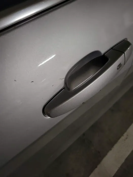 Avis Car Rental Picture 2
