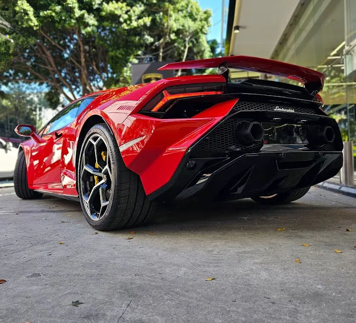 Crosszone Luxury Rental Picture 1