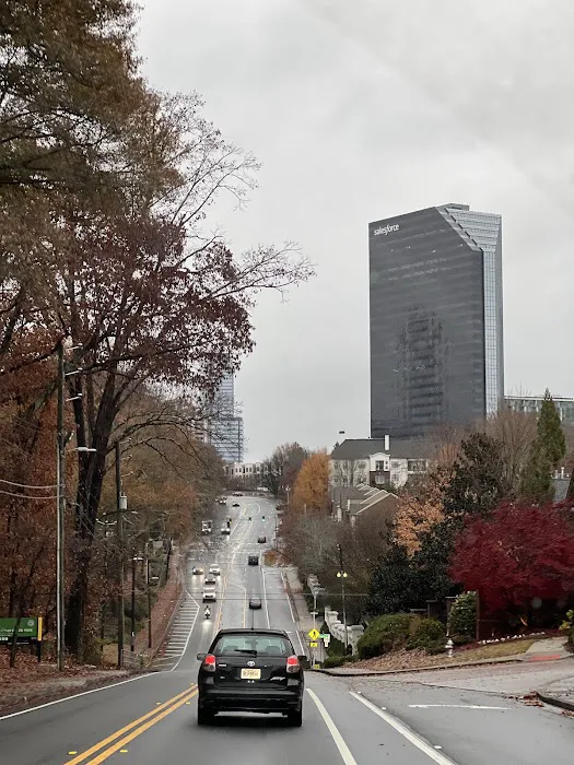 Hertz Car Rental - Atlanta - Lenox Road Ne Picture 9