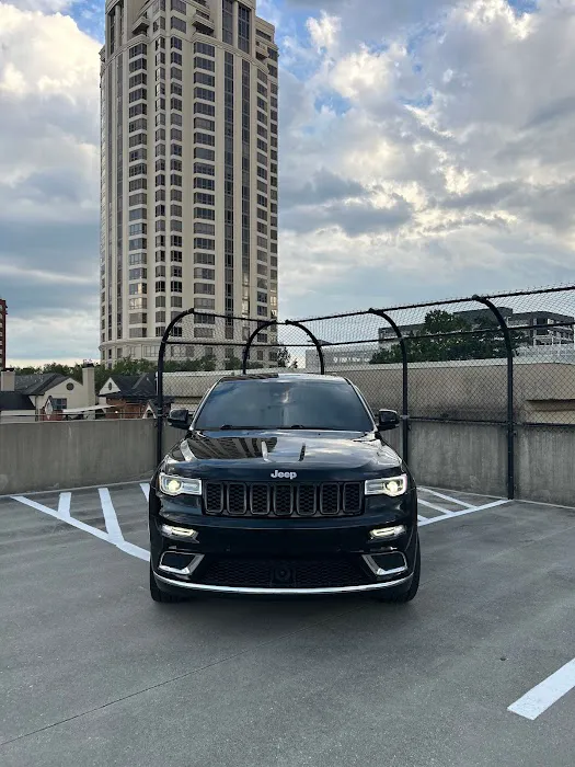 LUX LUXURY RENTAL Picture 3